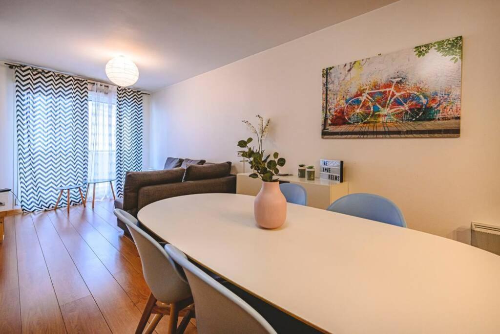 CAMILLE - Appartement avec extérieur Reims Extérieur photo