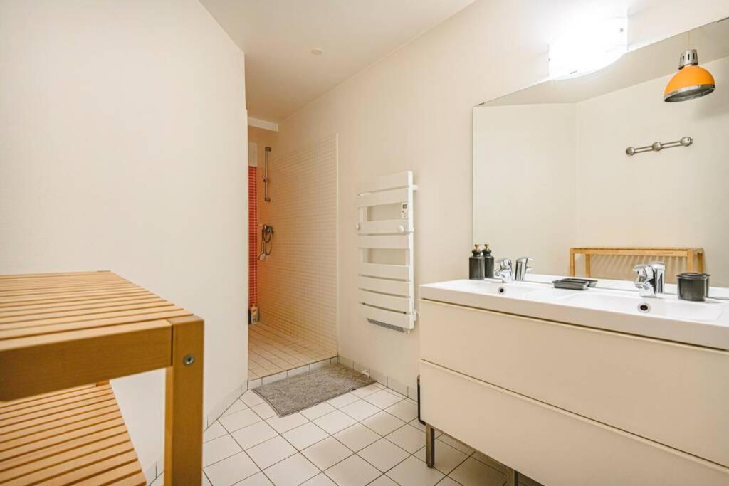 CAMILLE - Appartement avec extérieur Reims Extérieur photo