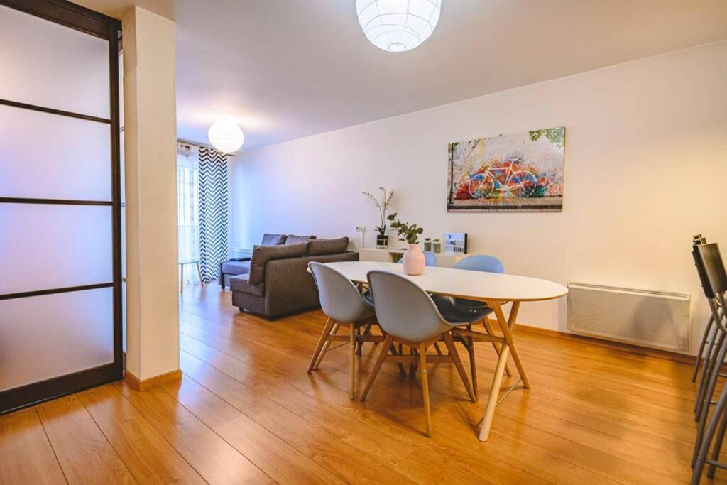 CAMILLE - Appartement avec extérieur Reims Extérieur photo