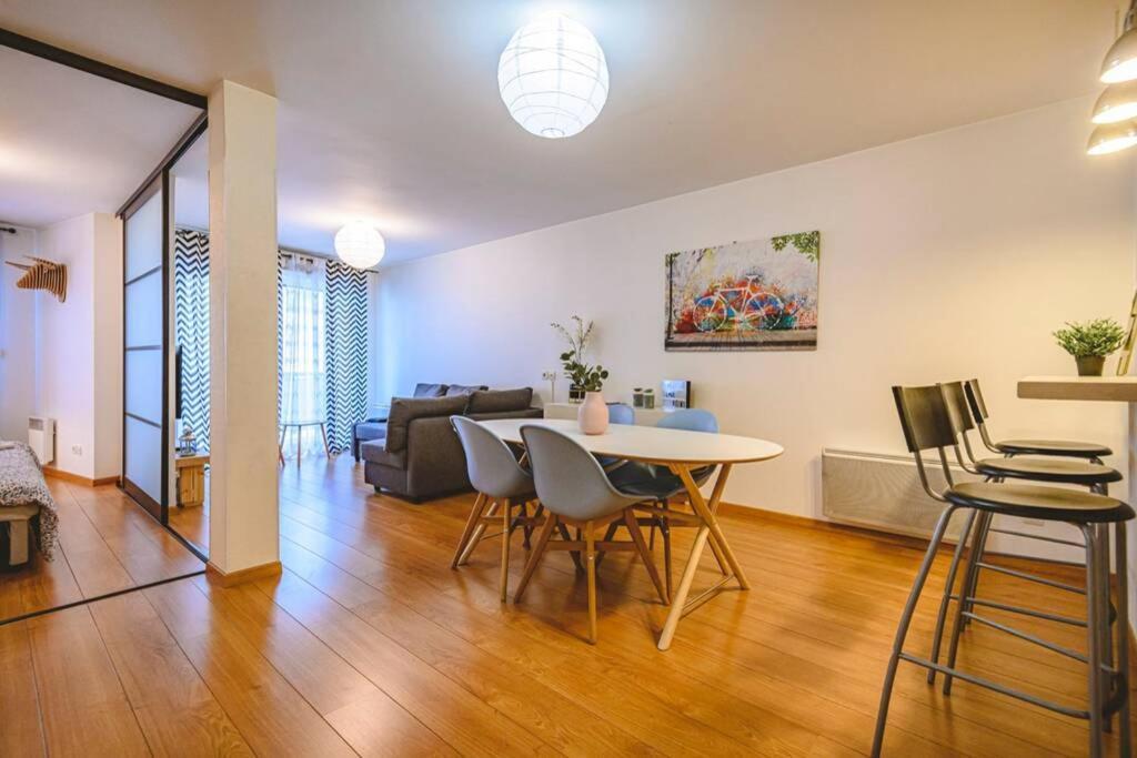 CAMILLE - Appartement avec extérieur Reims Extérieur photo