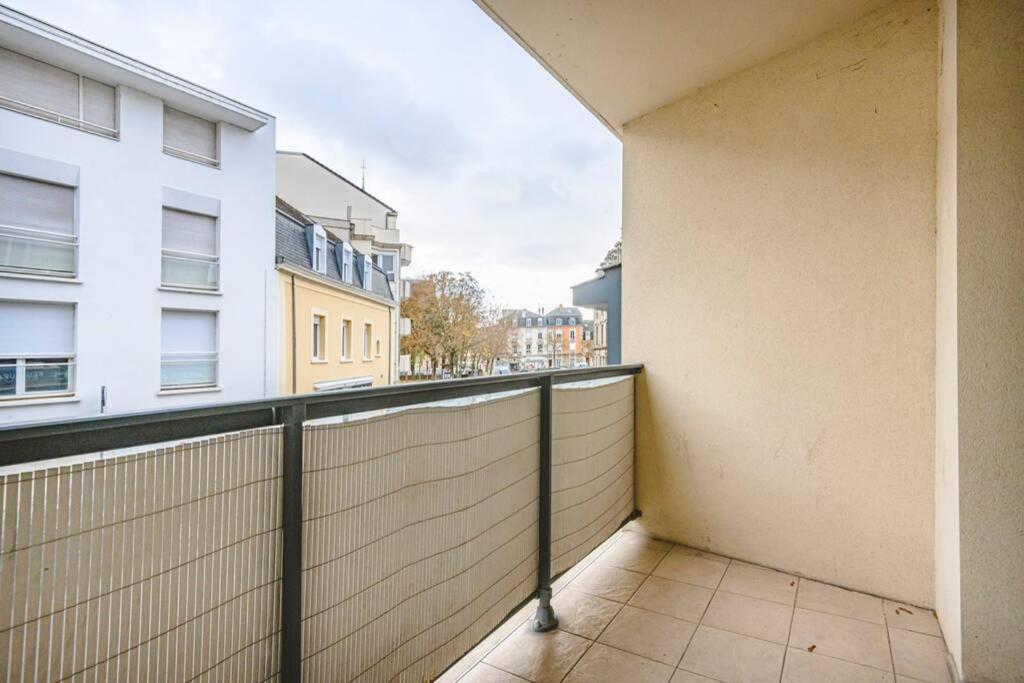 CAMILLE - Appartement avec extérieur Reims Extérieur photo