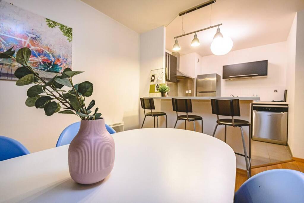 CAMILLE - Appartement avec extérieur Reims Extérieur photo