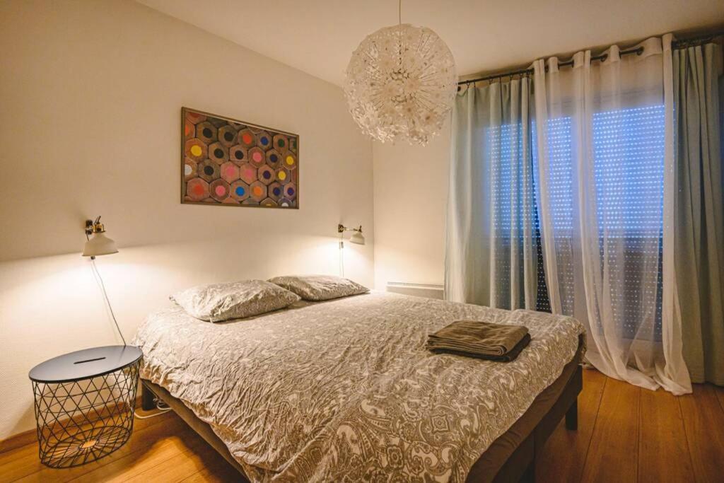 CAMILLE - Appartement avec extérieur Reims Extérieur photo